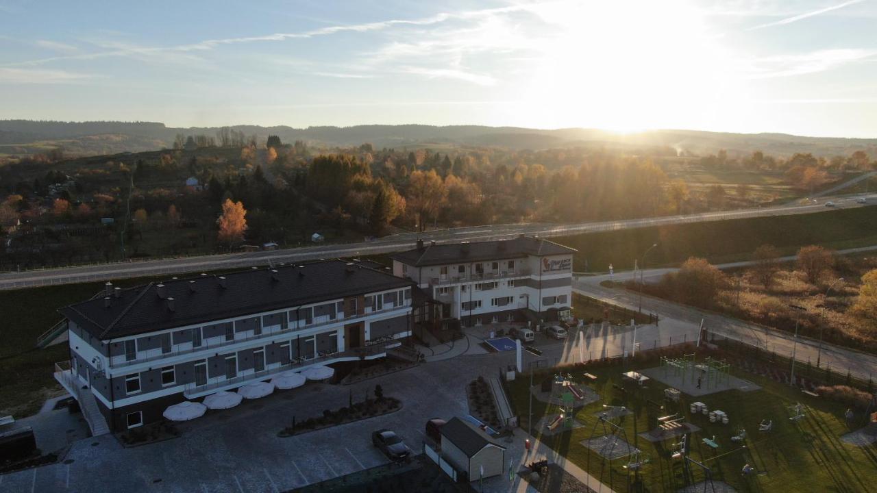 Hotel Wiki Sanok Events & Bowling Exterior foto